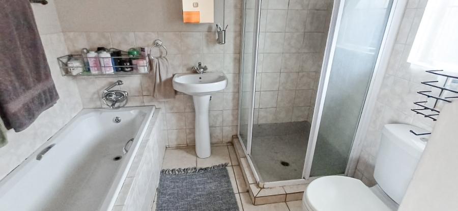 3 Bedroom Property for Sale in Vaalpark Free State